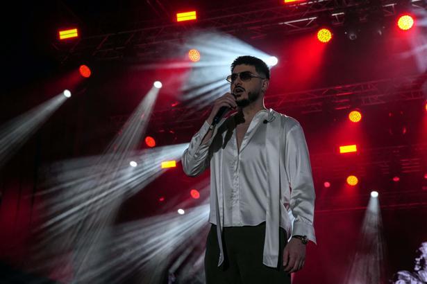 Semicenk ve 'İki Kişilik Oyun' ile fuarda sanat dolu gece