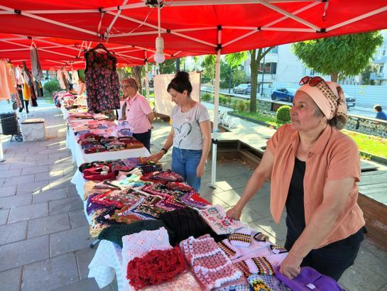 Kadınların el emeği ürünleri, dezavantajlı öğrencilerin eğitimine destek oluyor