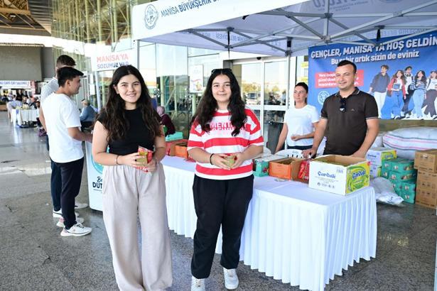 Manisa'da öğrencilere 'Hoş geldin' karşılaması