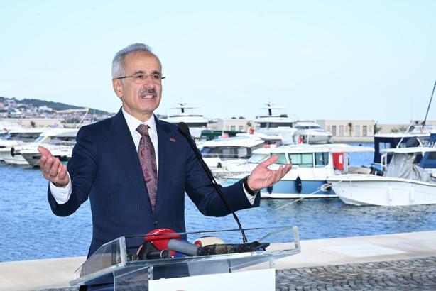 Bakan Uraloğlu: Denizcilik ödemelerinin yüzde 80'i kredi kartıyla çevrim içi yapılabiliyor