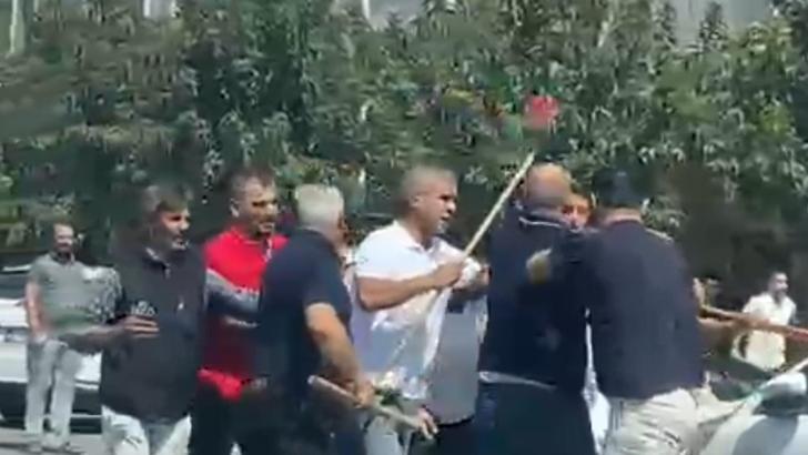 Sokakta taşlı sopalı kavga; 3 yaralı