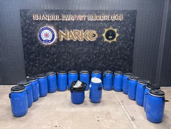 Bayrampaşa’da düzenlenen operasyonda 486 kilo 450 gram uyuşturucu madde ele geçirildi