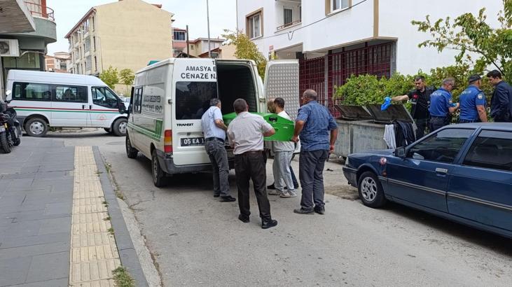 Yalnız yaşadığı evinde ölü bulundu