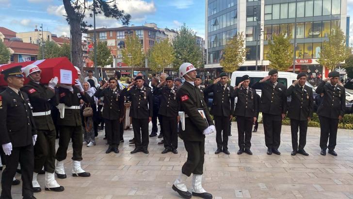 Kıbrıs gazisi astsubay Karan, askeri törenle uğurlandı