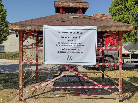 Belediye kirli bırakılan kameriyeyi 7 gün süreyle kullanıma kapattı