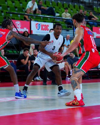 Karşıyaka özel maçta Petkimspor'a mağlup