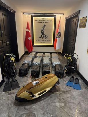 Gemideki 1,5 milyarlık kokain operasyonunda 8 tutuklama