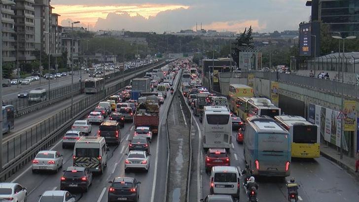 İstanbul'da trafik yoğunluğu yüzde 78'e ulaştı