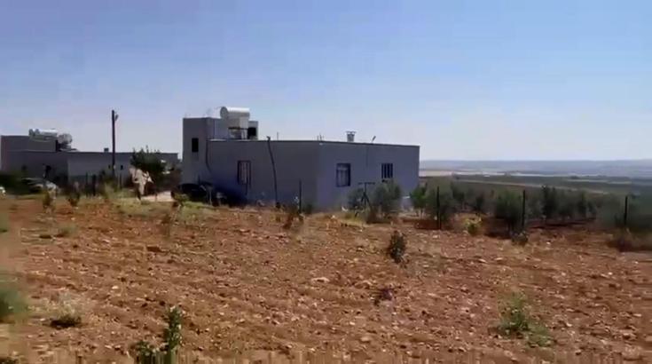 Kadını ağlarken görüp dolandırıldığını öğrenen polis, şüphelileri başka birini dolandırırken yakaladı