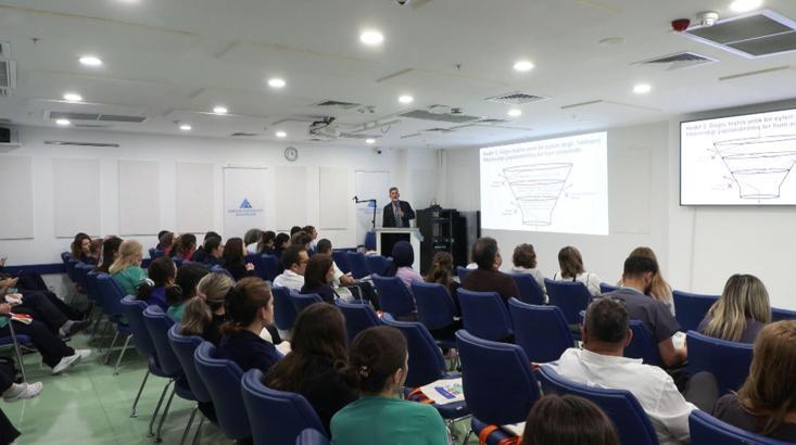 Yeditepe Üniversitesi Koşuyolu Hastanesi’nde ‘Yaşam Boyu Güvenli Bakım’ programı düzenlendi