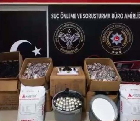 İzmir'de depoda 253 bin 926 sentetik hap ele geçirildi