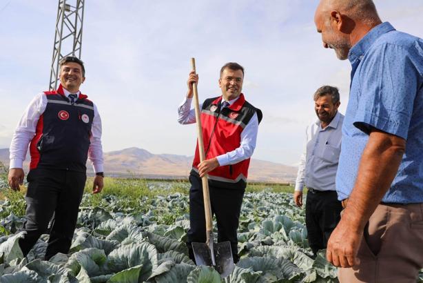 Vali Akmeşe: Niğde tarımsal üretimde çok özel bir yerde