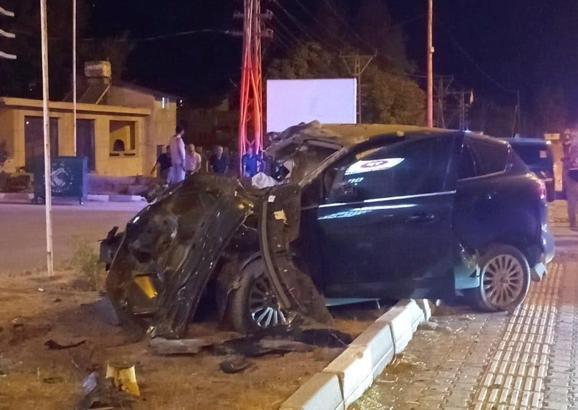 Gaziantep’te otomobil kaldırıma çarptı;1 yaralı