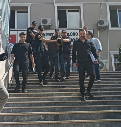 Fatih'te 2 kişinin öldüğü döviz bürosundaki saldırıya ilişkin 12 şüpheli adliyeye sevk edildi / Toplu görüntü