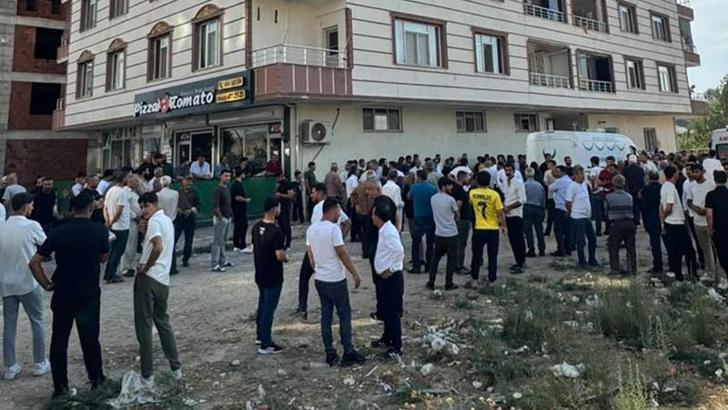 Eşi ve 2 çocuğunu öldürüp, intihar etti