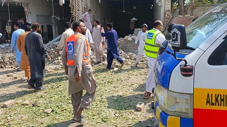 Pakistan'da patlama: 15'i polis 21 ölü, 80'den fazla yaralı