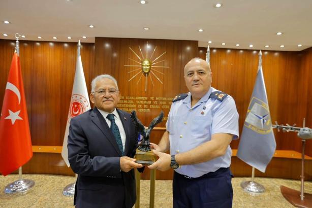 Başkan Büyükkılıç’tan Garnizon Komutanı ve 2'nci Hava Bakım Fabrika Müdürüne ziyaret