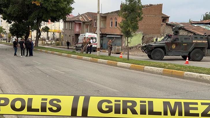 Erzurum’da boşanma aşamasındaki çiftin yakınları arasında silahlı çatışma: 1’i polis 12 yaralı