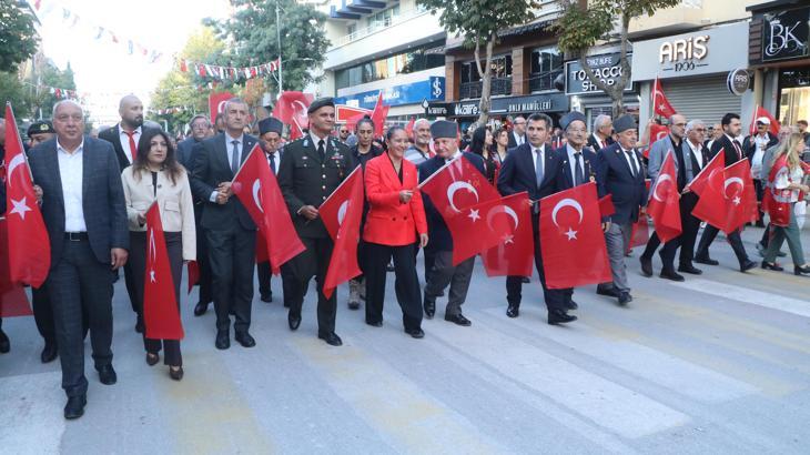 Burdur'da Gaziler Günü yürüyüşü