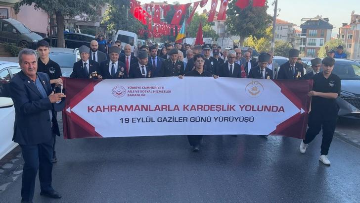 Avcılar’da 19 Eylül Gaziler Günü dolayısıyla yürüyüş düzenlendi