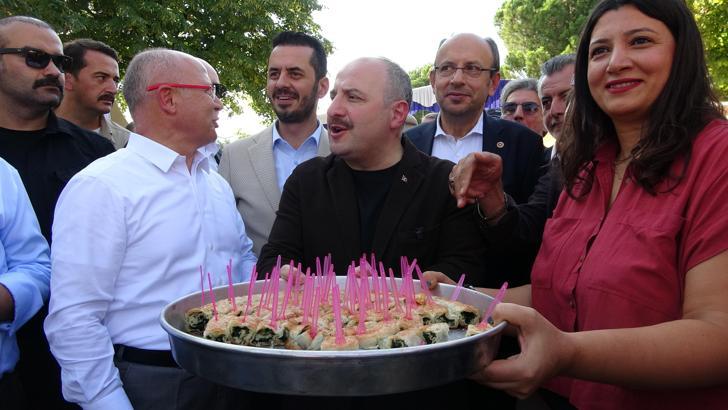Varank, Bursa Uluslararası Gastronomi Festivali’nde börek dağıttı