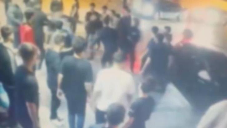 Bağcılar'da sanal medya tartışması bıçaklı kavgaya dönüştü: 2 yaralı