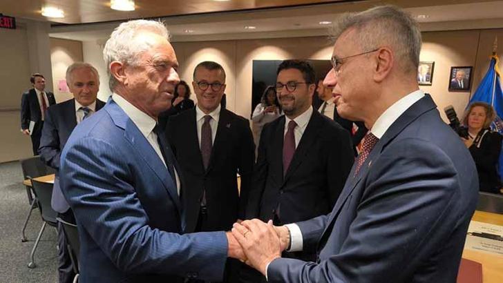 Sağlık Bakanı Memişoğlu, ABD Sağlık Bakanı Kennedy ile bir araya geldi