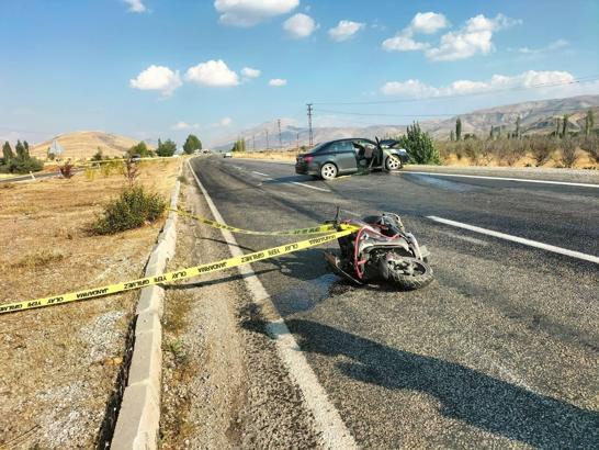 Otomobil ile çarpışan motosikletin sürücüsü öldü
