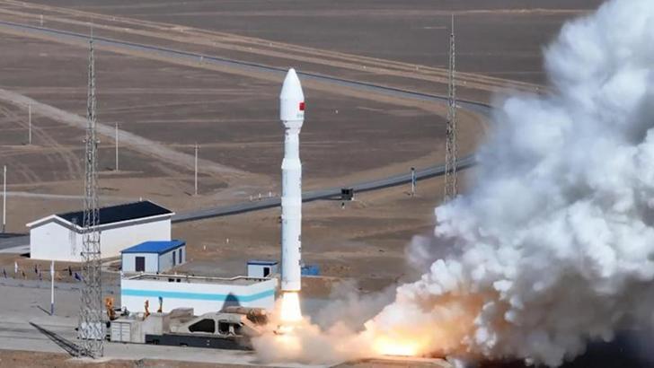 Çin, ‘Lijian-1’ roketiyle 9 uyduyu uzaya gönderdi