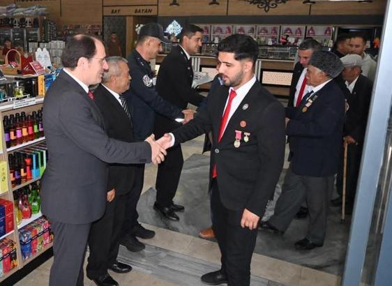 Gazi ve şehit aileleri yemekte biraraya geldi