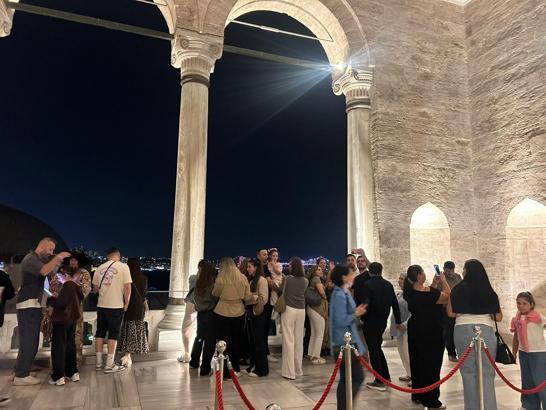 Topkapı Sarayı’nda gece ziyaretlerine yaz sezonunda 32 bine yakın kişi katıldı