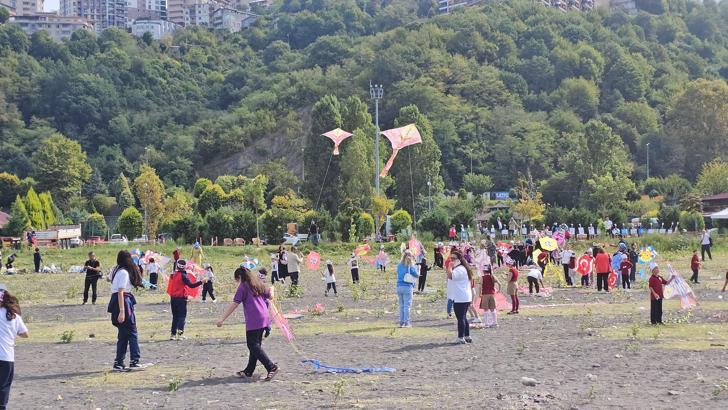 Zonguldak’ta uçurtmalar ‘Filistinli çocuklar’ için uçtu