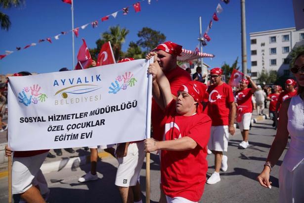 Ayvalık'ta 34'üncü Ayvalık Engelliler Kültür, Sanat ve Spor Şenlikleri başladı