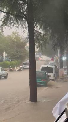 Antalya'da sağanak taşkına neden oldu