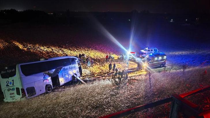 Amasya’da yolcu otobüsü şarampole uçtu: 2'si ağır 24 yaralı