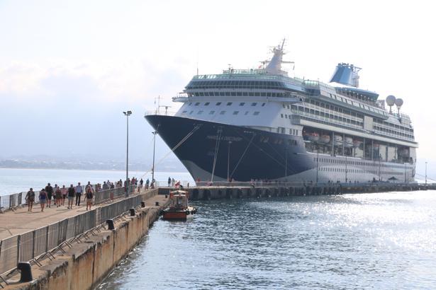 İngiliz turistler kruvaziyerle geldi