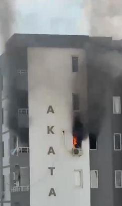 Adana’da 7 katlı apartmanın 5’inci katında yangın