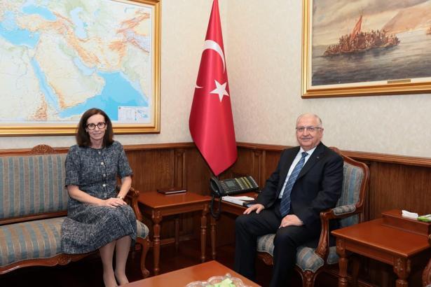Bakan Güler, Birleşik Krallık Ankara Büyükelçisi Anderson'ı kabul etti