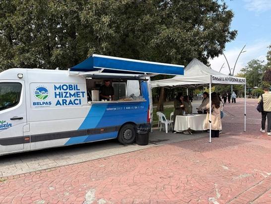 Sakarya Büyükşehir Belediyesi ekipleri, üniversitelileri kampüste karşıladı