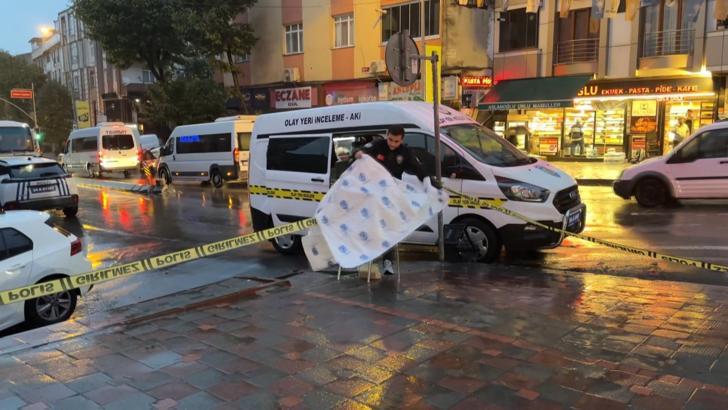 Gaziosmanpaşa’da iş yerinin önüne içinde el yapımı patlayıcının olduğu paketi bırakıp kaçtılar
