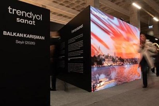 Balkan Karışman'ın 'Seyir'i Contemporary Istanbul'da ilk kez izleyiciyle buluştu