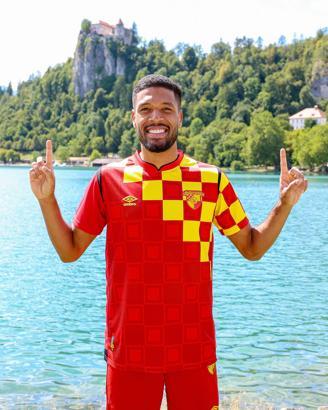 Göztepe'de Rhaldney göze girdi