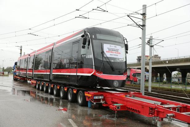 12 yeni tramvaydan üçüncüsü de Samsun’a geldi