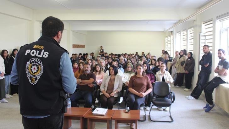 Şarkışla’da öğrencilere 'sanal bahis' semineri