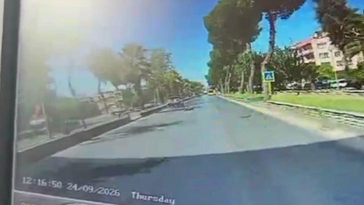 Aydın'da otomobilin çarptığı kadın öldü; kaza kamerada