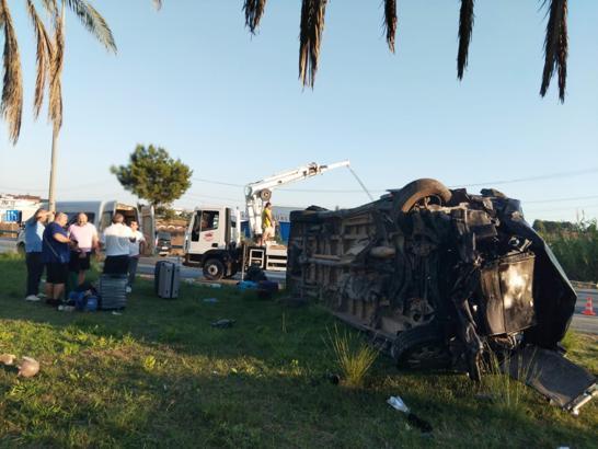 Antalya'da üç aracın karıştığı zincirleme kaza: 17 yaralı