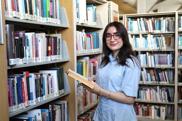 Şiir makalesiyle 'Gençlerin Nobel'ini kazandı