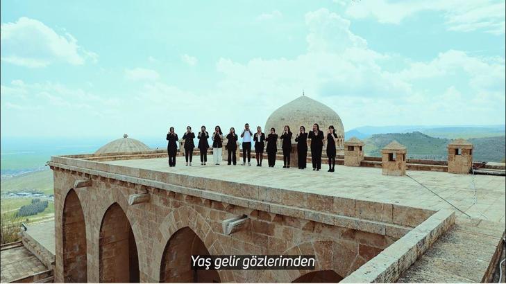 Mardin türküsünü işaret diliyle söylediler