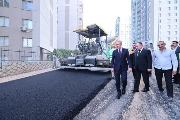 Vali Akkoyun asfalt çalışmalarını inceledi