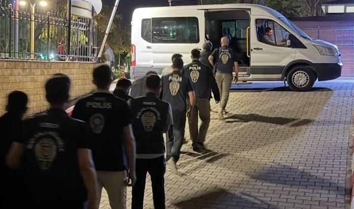Manisa merkezli 12 ilde yatırım ve fon dolandırıcılığı yapan çeteye operasyon: 21 gözaltı (2)